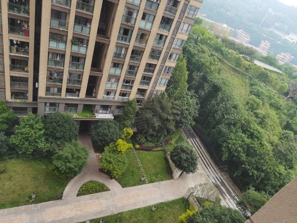重庆涪陵涪陵宝龙广场绿地海域澜屿楼层视野开阔,周围商圈配套成熟!