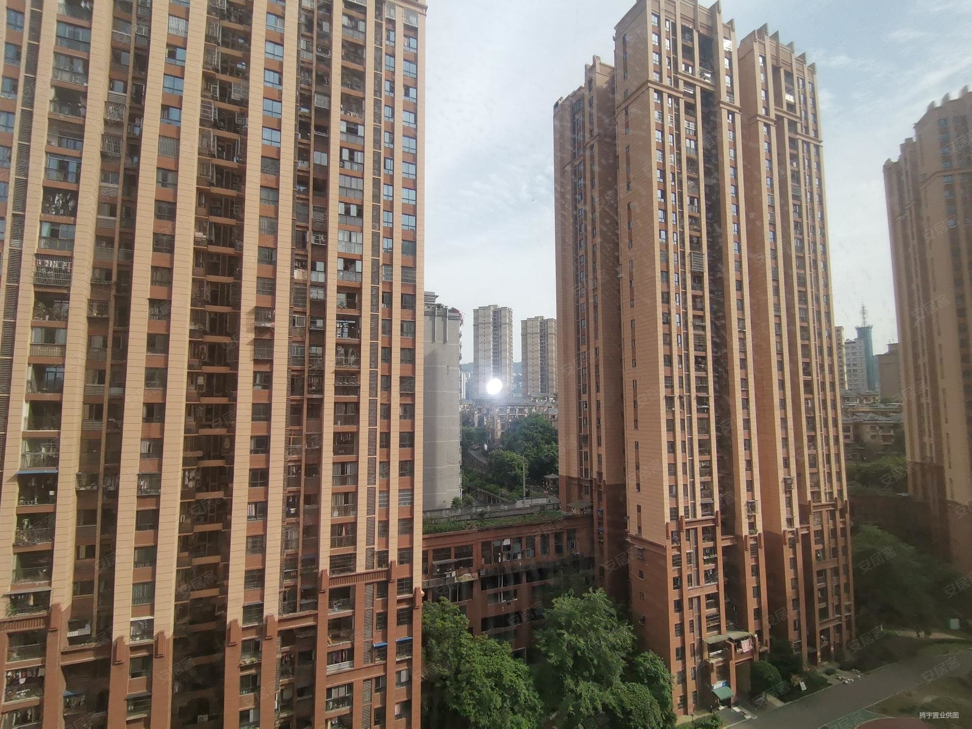 泽胜温泉城四期精装3房2厅带大阳台58万卖!装修保持9成新!