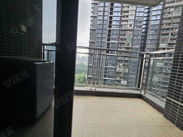 深圳罗湖蔡屋围京基100蔡屋围老围花园空中花园小区全新装修大阳台