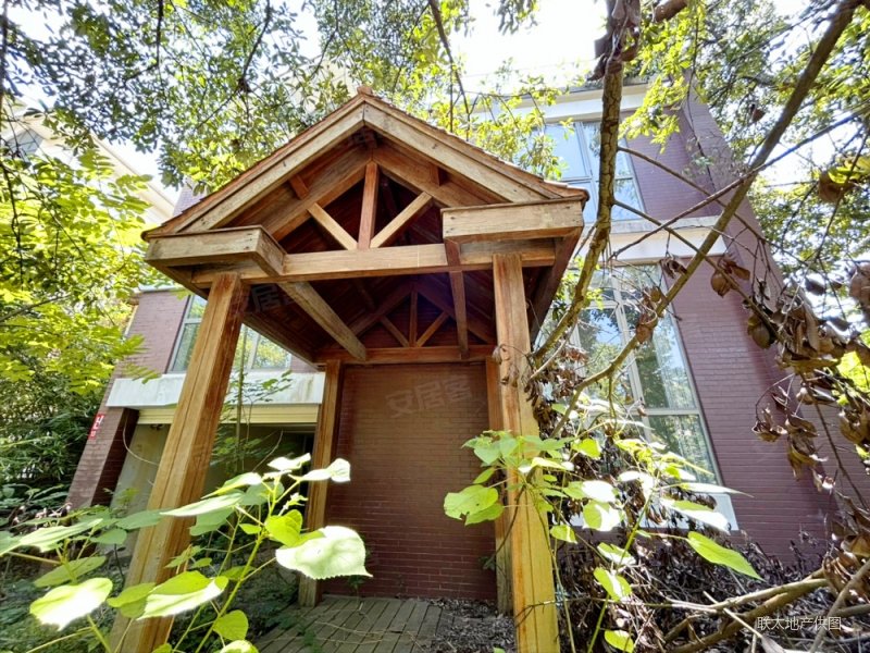 普瑞斯堡别墅,独栋,简装,双露台,大花园,多个车位  ,急售