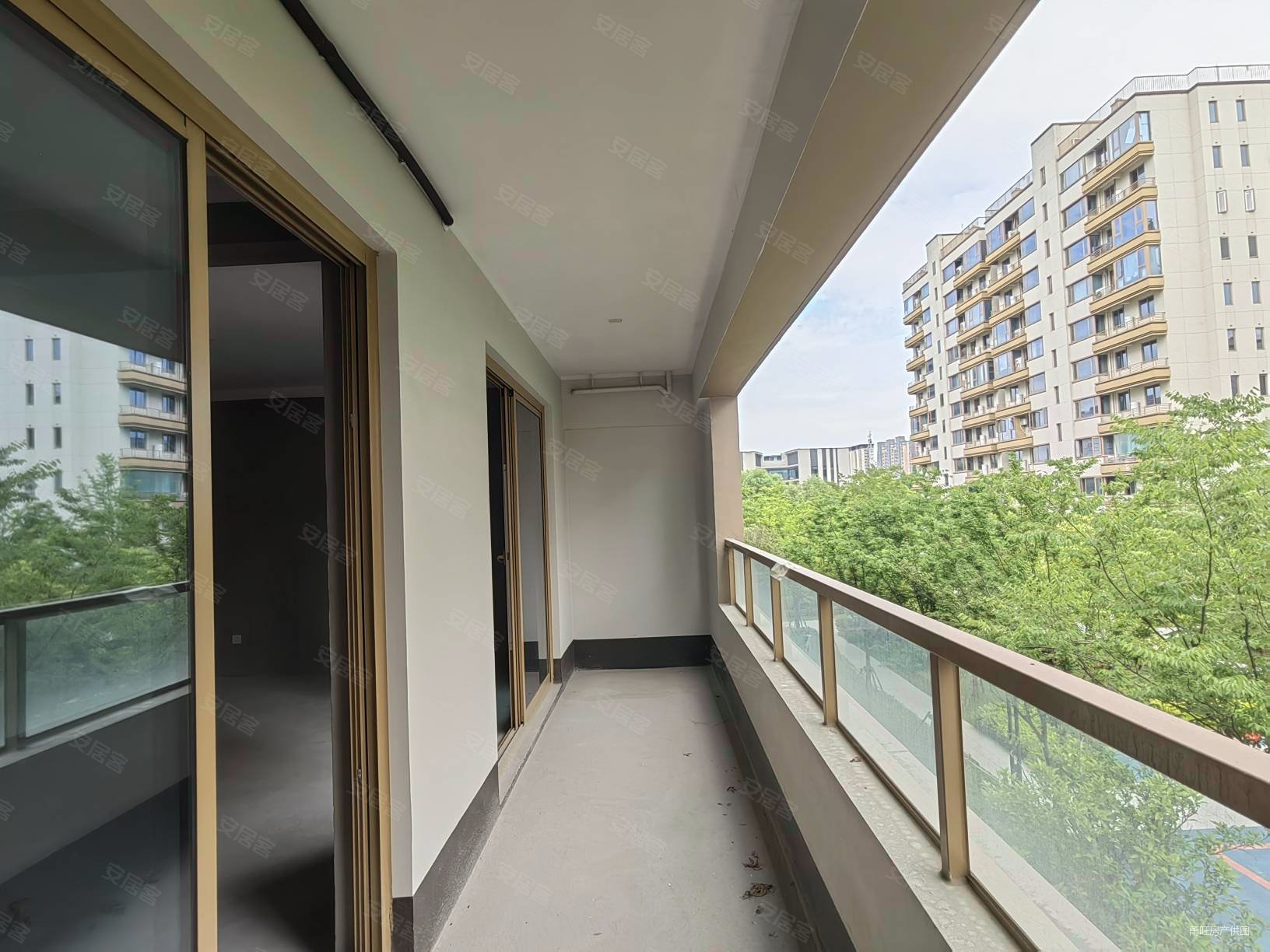 祥生金麟府洋房 全新毛坯 得房率高 远离高架 诚心出售