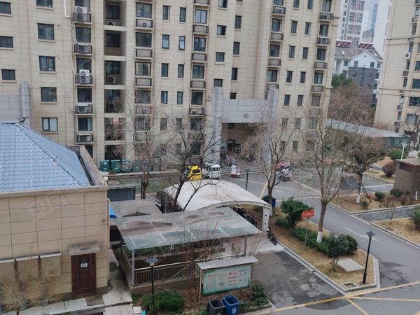 徐州新沂建邺路高铁花园高铁花园电梯精装三室两厅一卫1300月家具家电齐全拎包入住出租房源真实图片