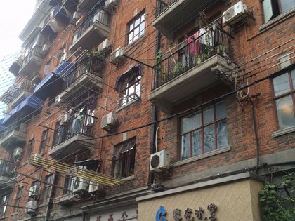 上海房产网>上海小区>虹口小区>四川北路小区>浦西公寓>小区地面车位