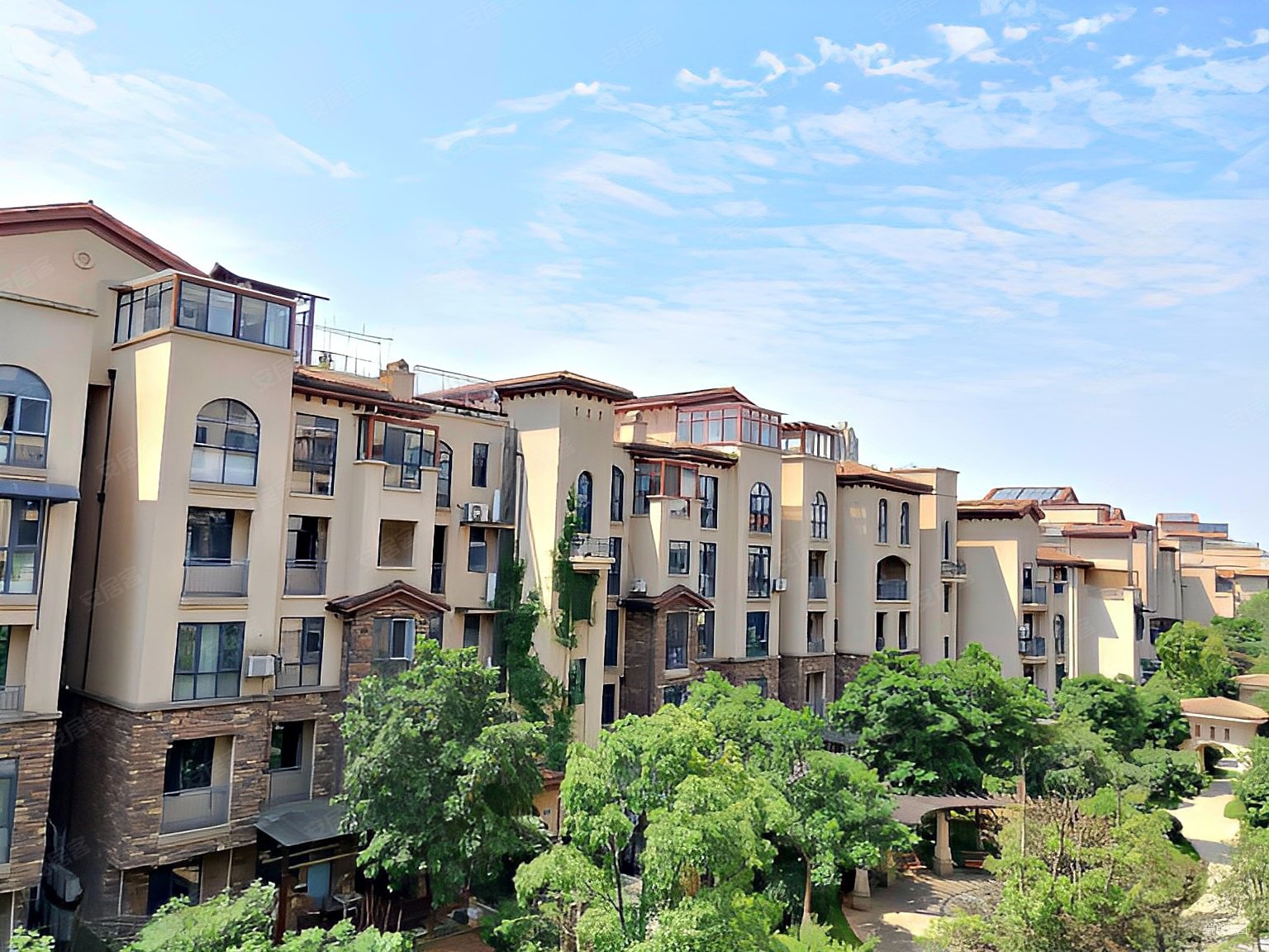 低容积率洋房板楼南北通透四房,堤亚纳湾二手房,165万,4室2厅,2卫