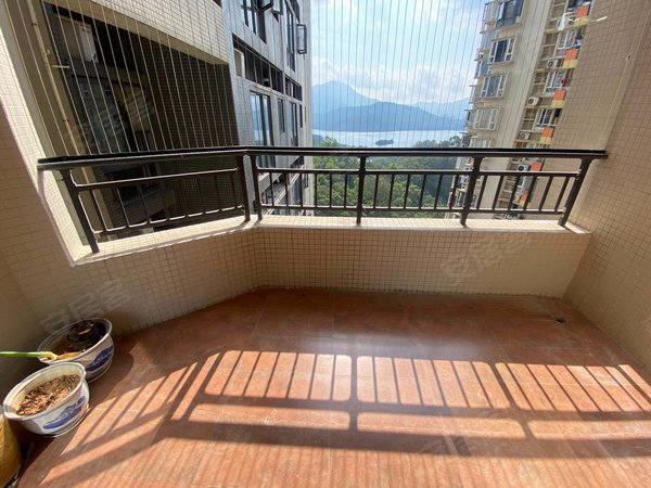 【多图】景亿山庄,布心租房,布心中学对面,景亿山庄电梯大4房高层看湖