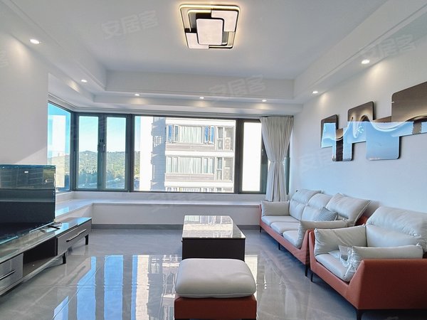 珠海高新区唐家湾翠湖香山百合苑房源采光好,南北通透,业主诚意出出租