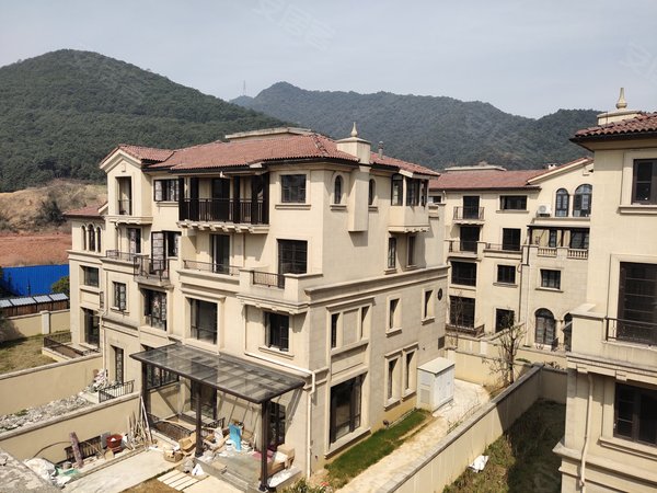 杭州富阳银湖九龙仓雍景山(公寓住宅)银湖实验学校旁 简装上叠排整租