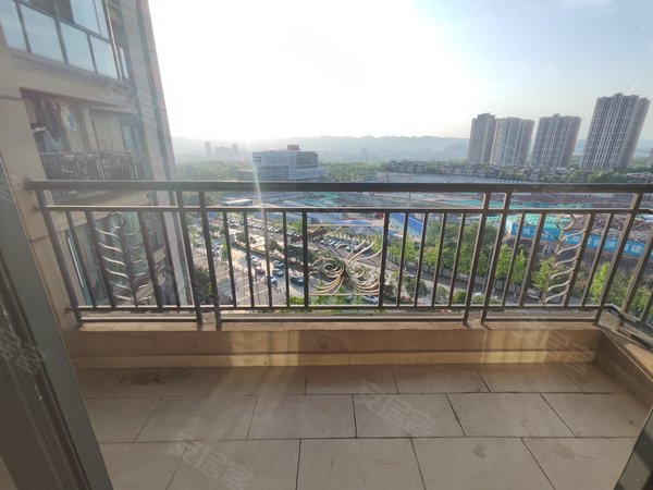 重庆渝北照母山渝北恒大翡翠华庭(一期)渝北区人民医院 照母山 精装