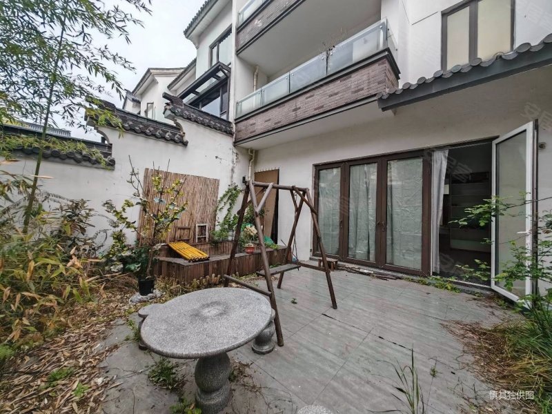 地铁口石湖旁中式园林纯别墅小区水岸清华二期联排别墅带大院子