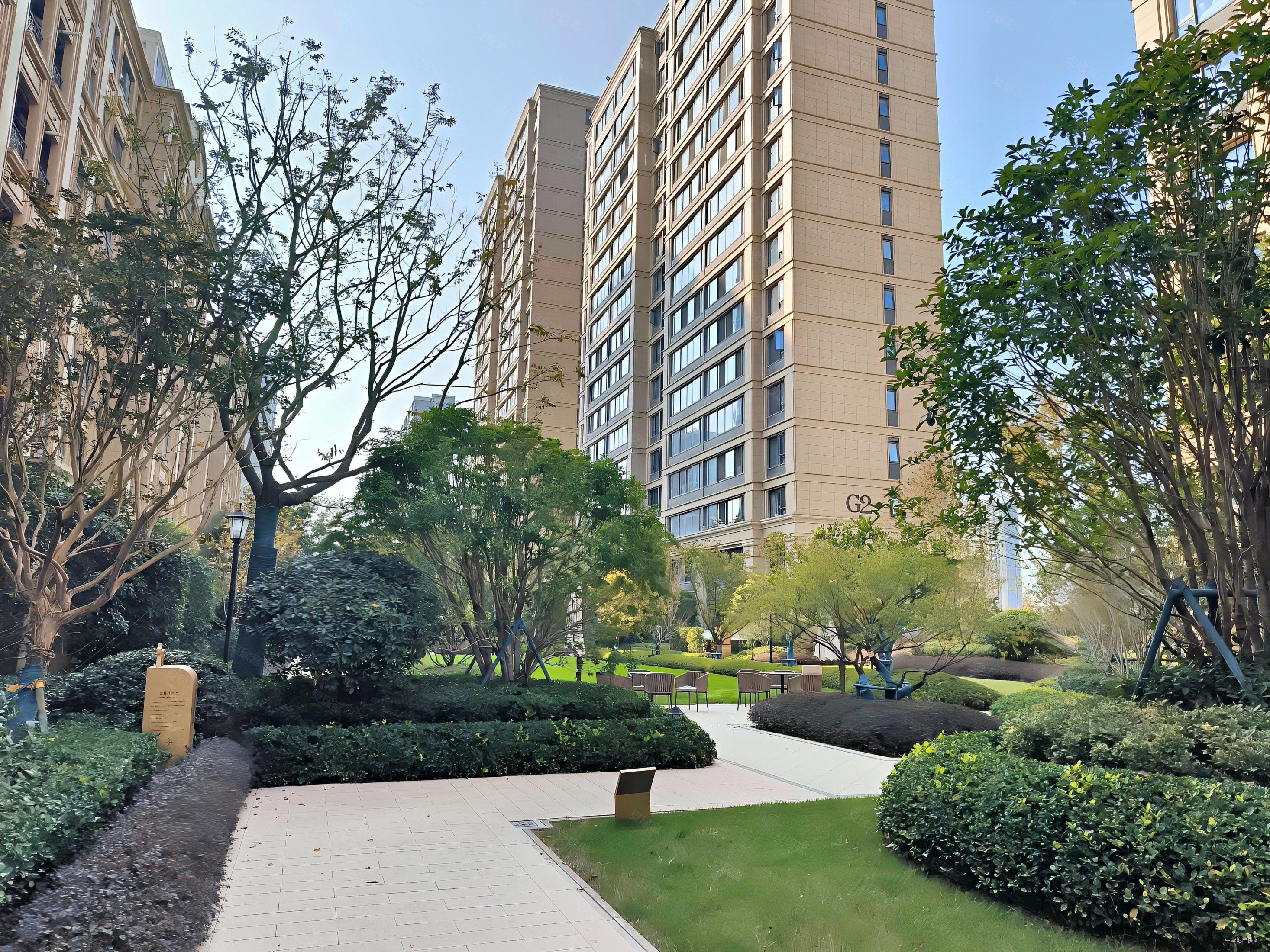 省府中轴绿城品质精装修前排洋房全天采光远离高架没噪音