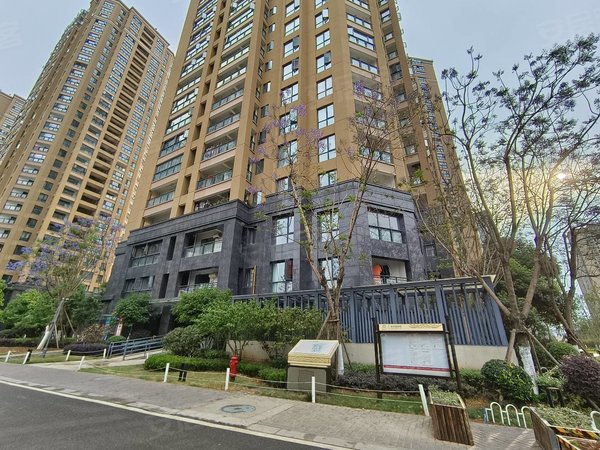 昆明官渡新螺蛳湾俊发观云海云悠苑云悠苑 舒适大三房 可居住办公 新