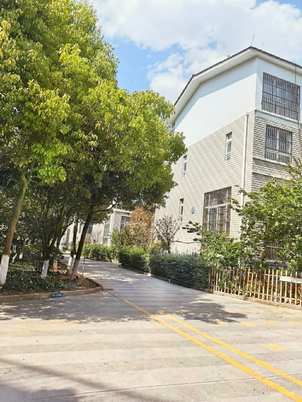 石林水岸星城环境优美公园旁的小区生活便利