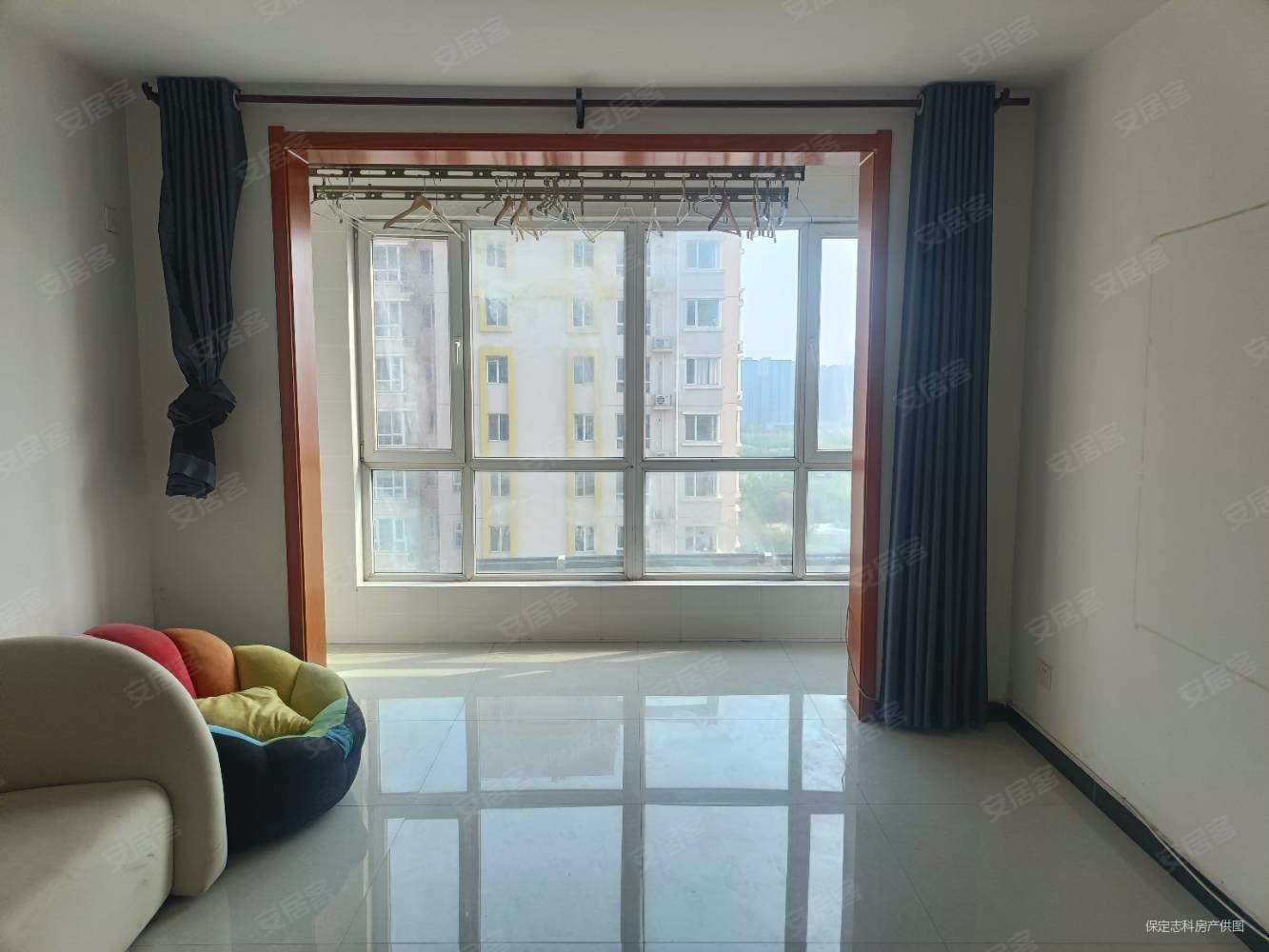 维多利亚夏郡3室2厅2卫134.69㎡南北95万