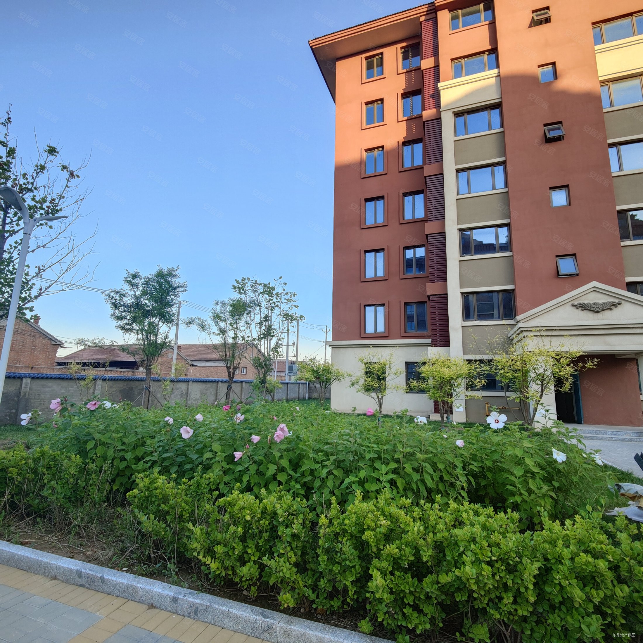 和泰园电梯两室 南北通透户型 小区交通便利 环境优美