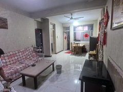 临沂平邑城区华百二小附近，一楼带院，基本家具家电齐全，拎包入住出租房源真实图片
