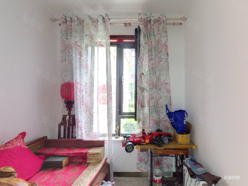 金地艺墅家溪锦苑 密度低 满二 次新小区 小三房 朝南