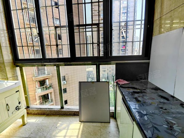 福州马尾江滨东大道海悦公馆海悦公馆 刚需两房  设备齐全 干净明亮