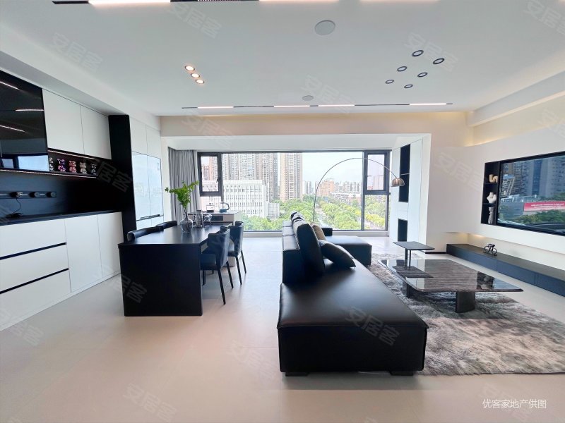 春熙江岸 大横厅精装套三双卫 全屋智能家居 中央空调