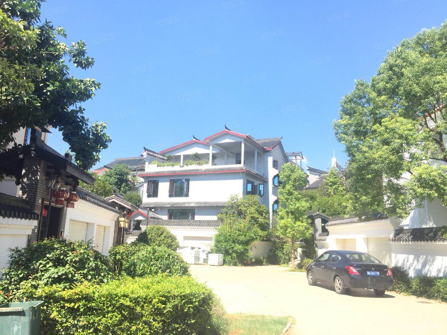 汀湘十里(别墅)6室3厅5卫451.38㎡南北900万