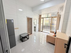 深圳龙华梅林关口（已核实）四号线白石龙地铁口 家具齐全 精装大两房一厅中介出租房源真实图片