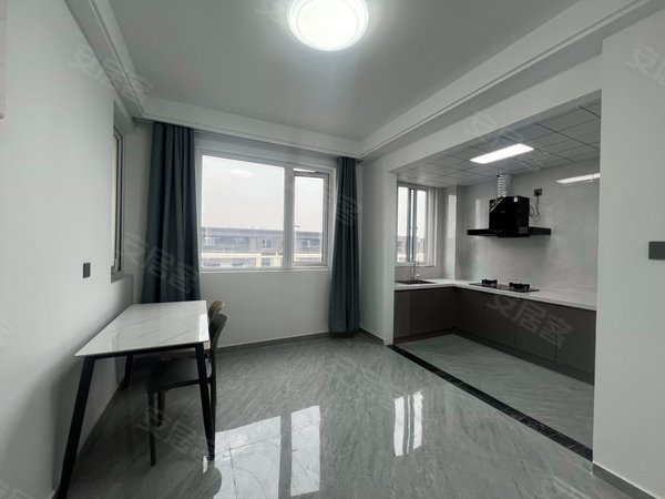 海宁斜桥镇斜桥融信澜庭斜桥地铁口，融信澜庭精装一室，燃气烧饭1米8大床，家电齐全。出租房源真实图片