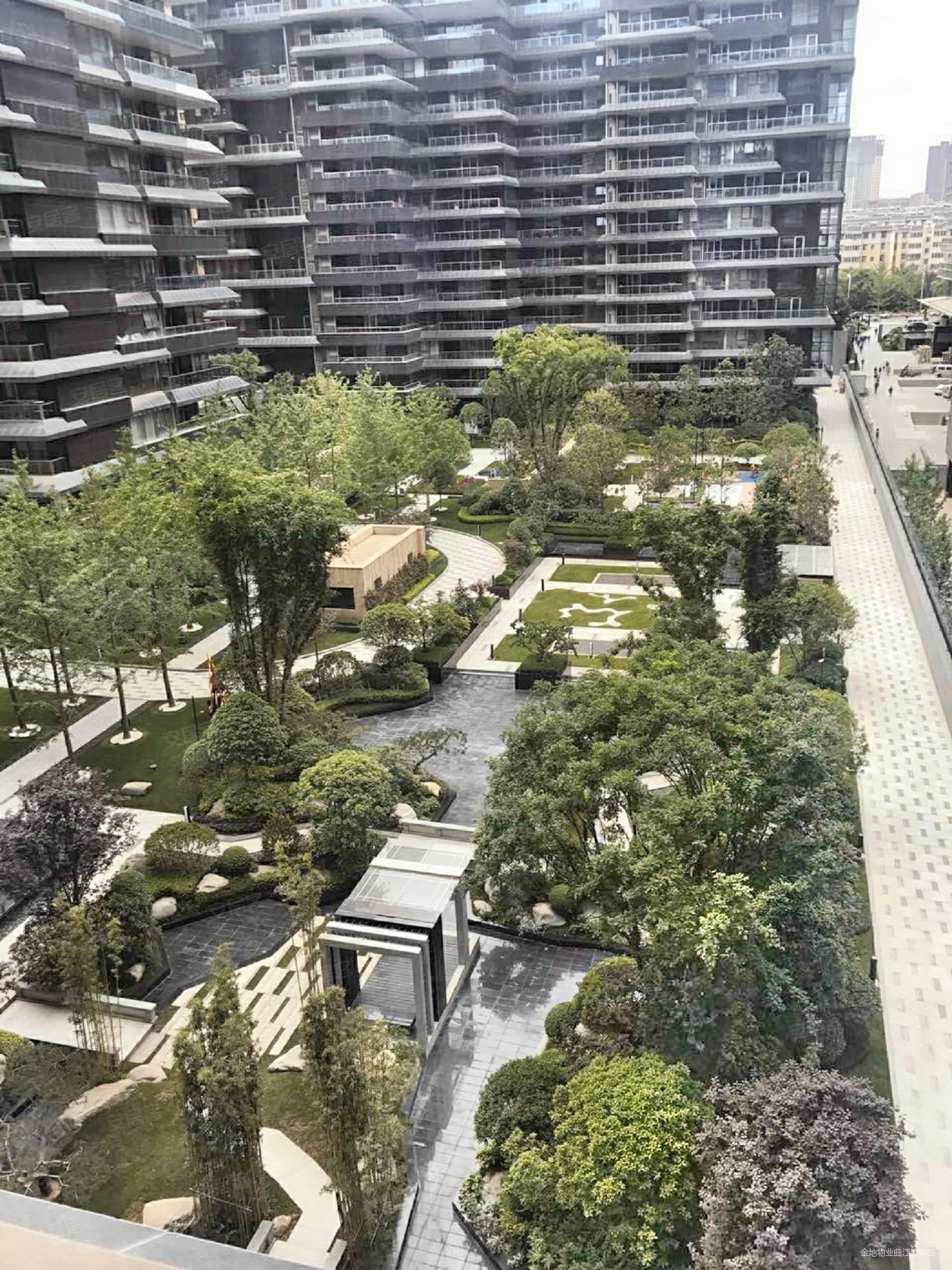 西安房产网>西安二手房>曲江新区二手房>南湖二手房>曲江玫瑰园小区>