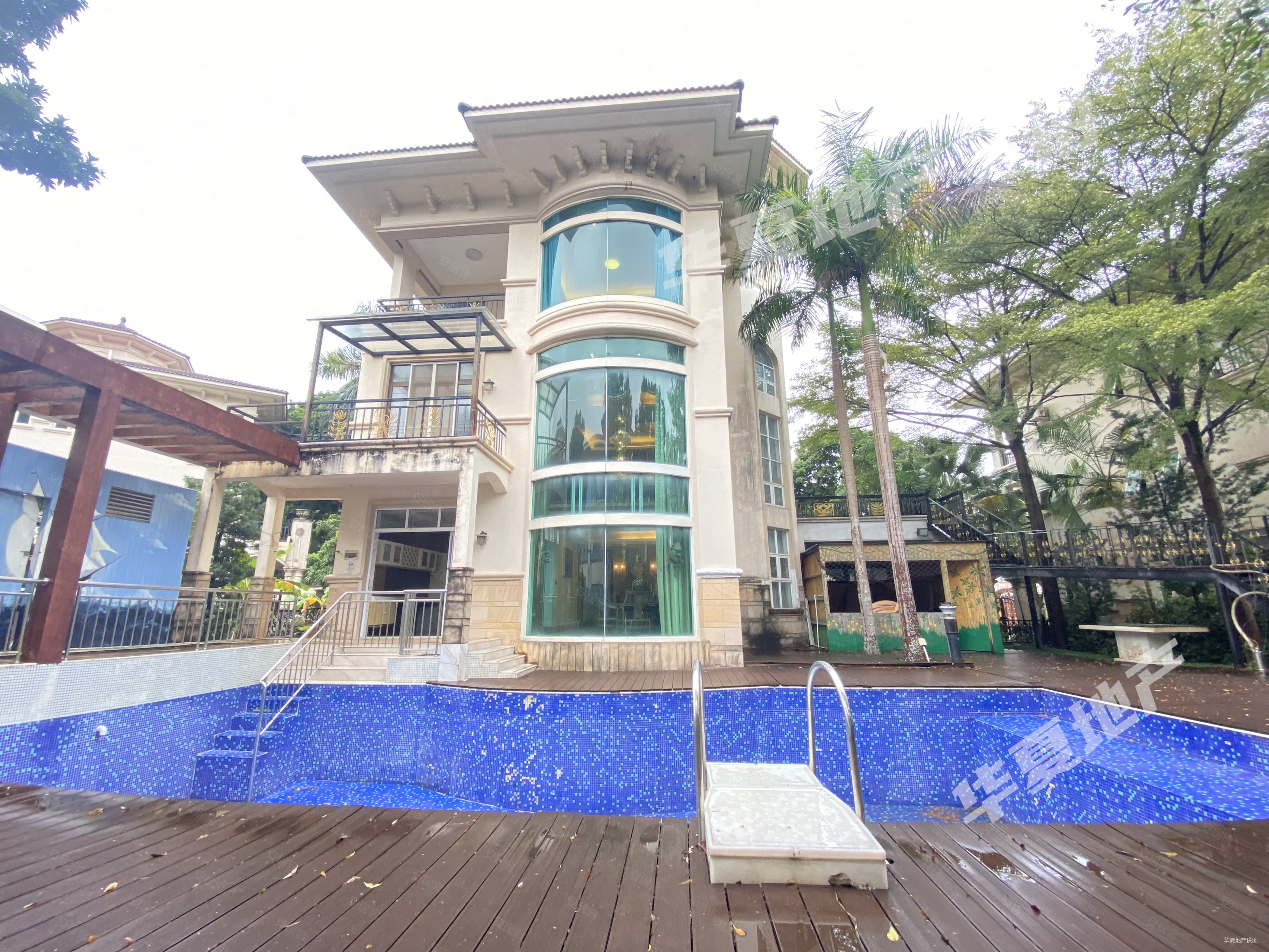 珠海情侣路独栋别墅带泳池1680万急售聚龙溪山庄高尔夫山庄