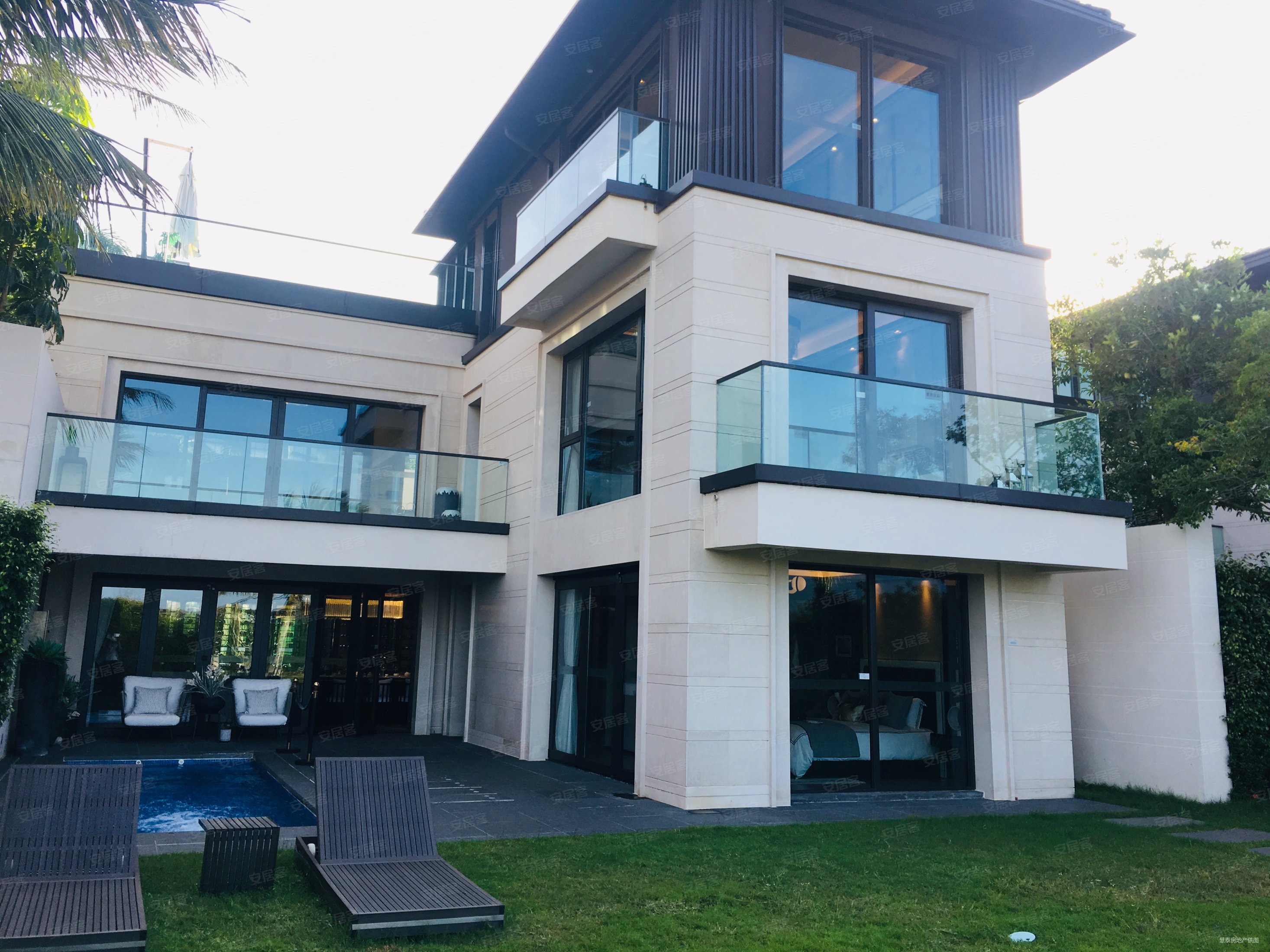 三亚荣盛海棠 湾独栋别墅毗邻人大附中 在院子里嬉水,融创海棠湾(别墅