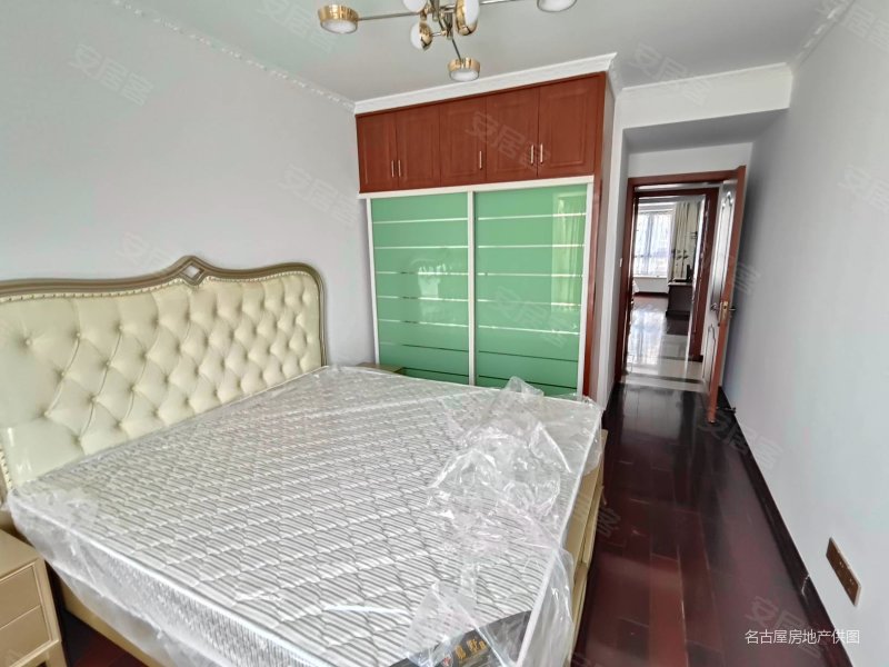 新出 地铁口 狮山cbd 吴宫丽都  全新装修大3房 有车位