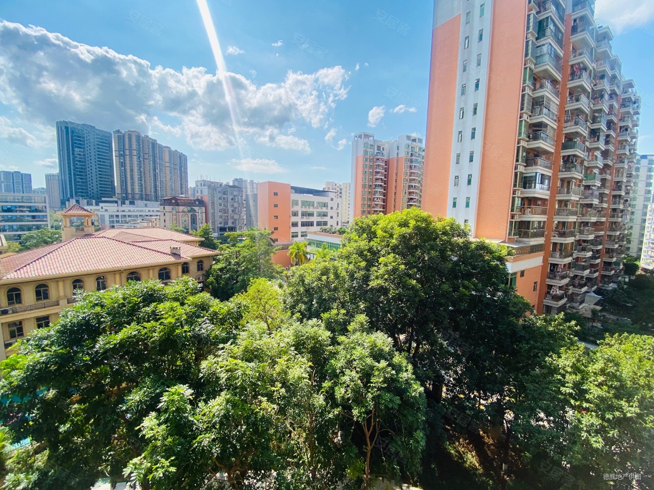 金山湖花园3区少有毛坯放盘128平改善大三房好楼层