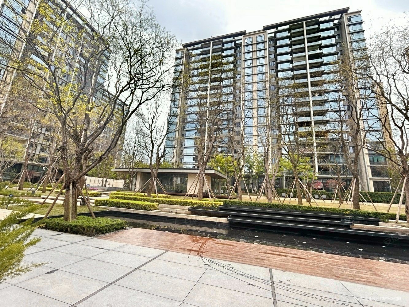 龙湖尘林间正规四房横厅设计尽显奢华环境优美