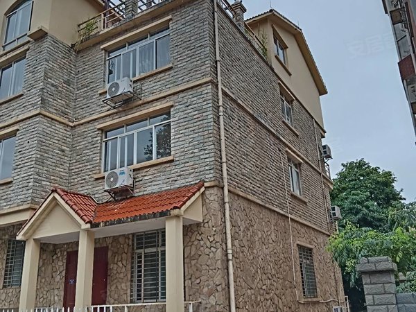 南宁青秀仙葫雅源阁可停6辆车,超大花园,独栋别墅!