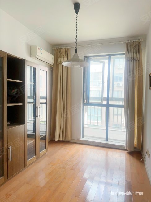 新港名城花园 购物方便 电梯房 超低密度 中间楼层采光好