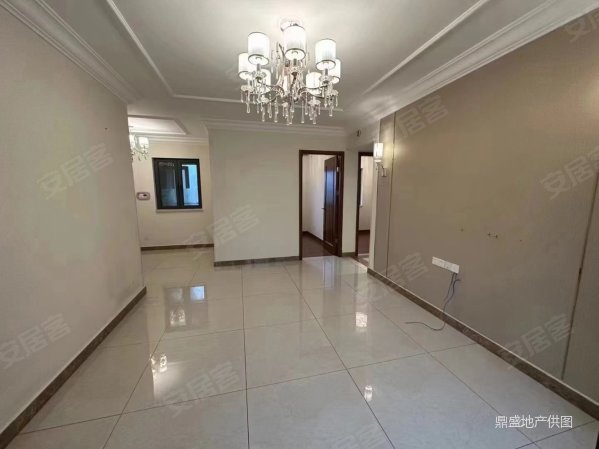 恒大悦府 精装三室没住  超大楼间距 全天采光