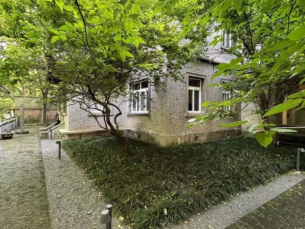 杭州西湖西湖龙井村北山路独幢别墅西湖一路之隔,600万精装,带300方