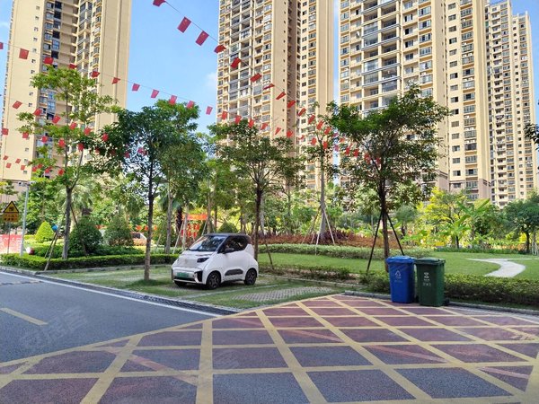 南宁西乡塘大学东路锦绣丽园单位房物业便宜,房龄新房东好讲,楼层采光