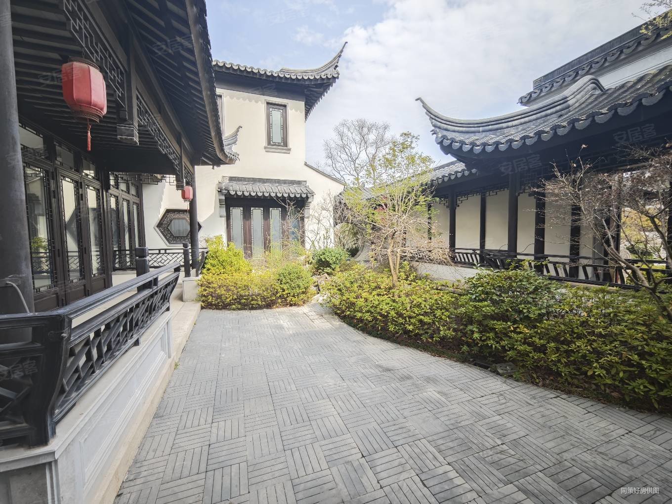 上海桃花源一期5室2厅5卫224.65㎡南3400万