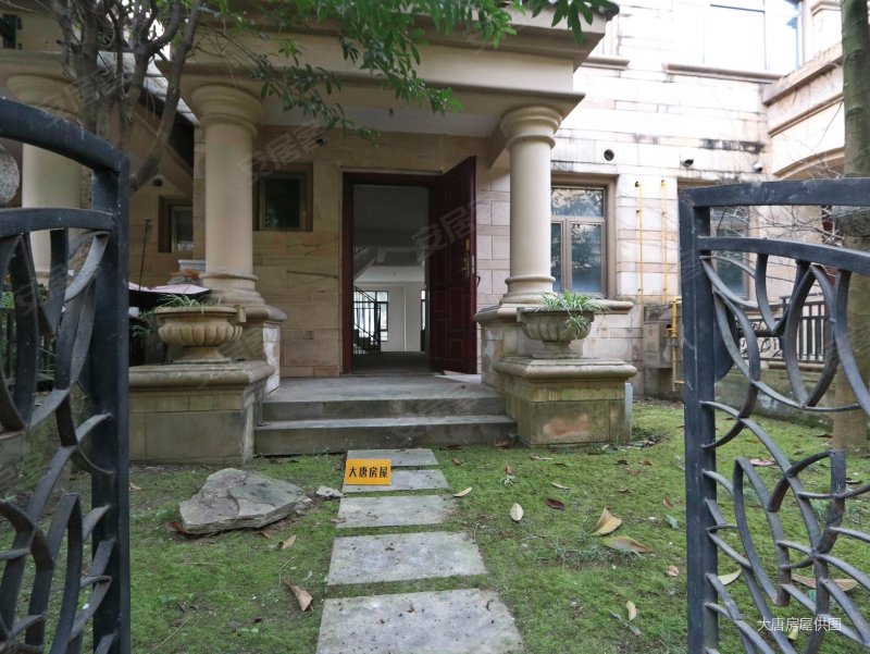 三盛翡俪山清水联排中户产权满五带前后花园急卖