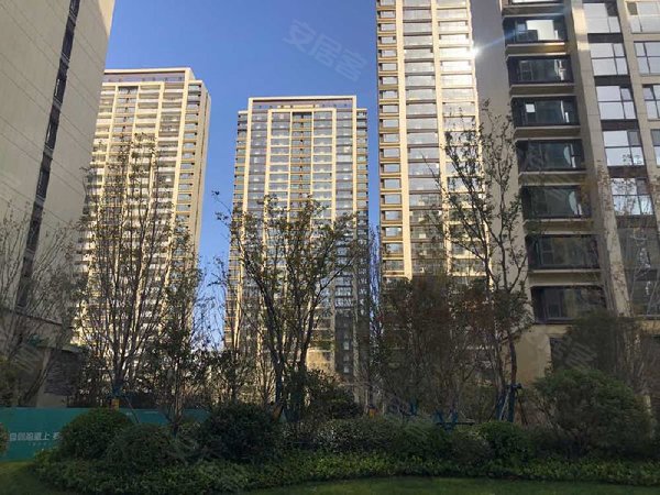 青岛城阳实验二小旭辉银盛泰正阳府正阳府精装套三 高端小区 万达旁