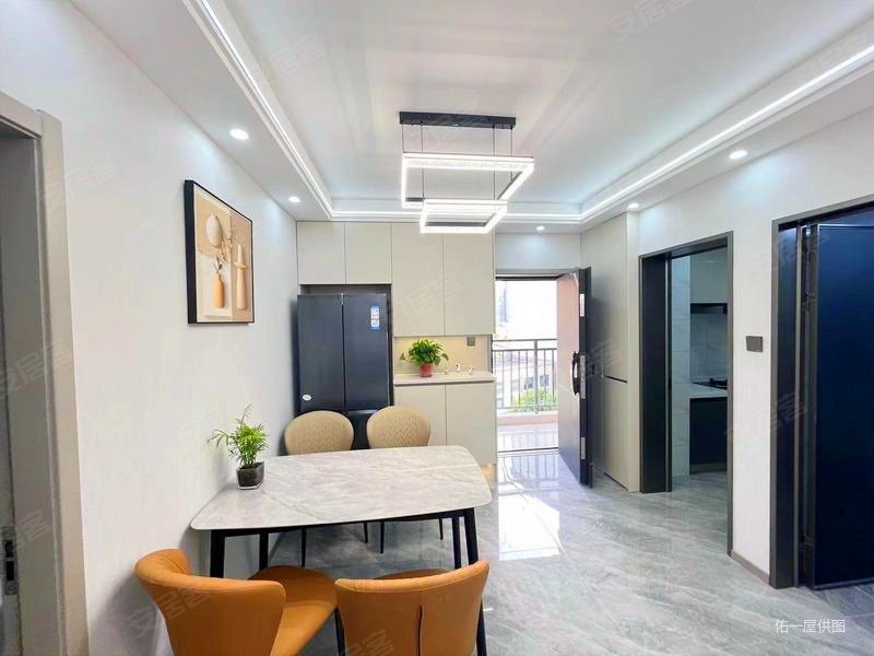 次新房 南北通透 带电梯 正规商品房 精装修 动静分离