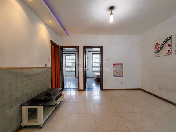 天津西青杨柳青英伦名苑1600元  英伦一楼  双阳通透两室  可提供齐全