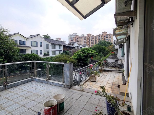 广州番禺万博清华坊清华坊 别墅  带室内双车位 住家办公都可以 安静