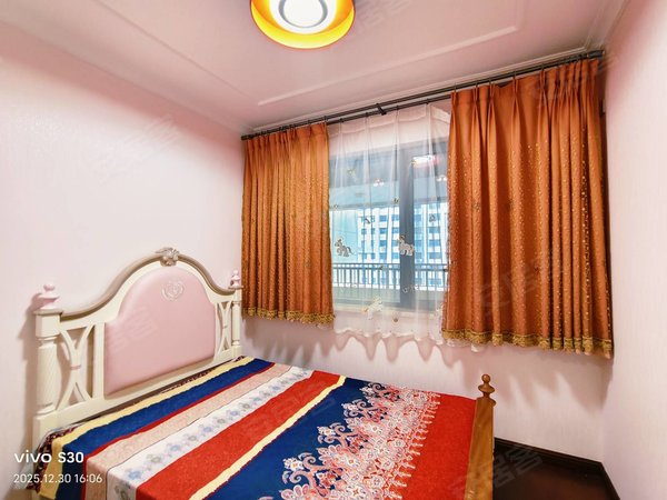 包头九原富力城富力城(D区)新装修 有空调 温馨两居 家具家电齐全拎包入住 干净立整出租房源真实图片