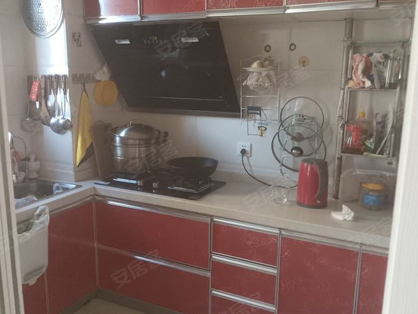 970医院对面鼎城2008精装三室初次出租家具家电齐