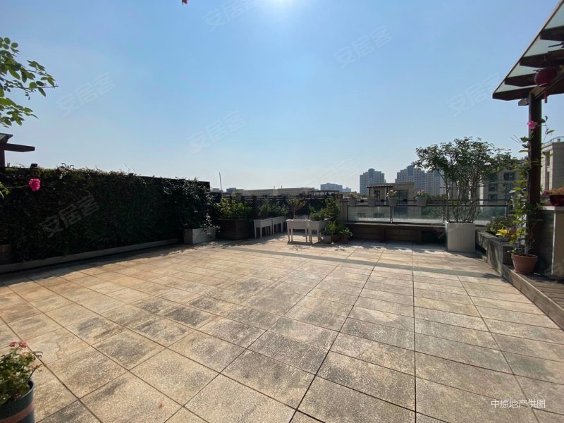 仁恒森兰雅苑一期别墅看房方便满五年房东二次豪装急售