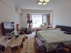 大连西岗五一广场远洋风景 南向,头次租,室内物品房主的,随时可拿走,价可议出租房源真实图片