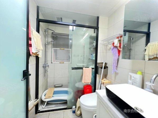 带电梯 精装修 房龄新 中间楼层采光好 近地铁 商品房,冠城大通竹苑