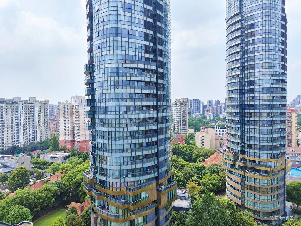 中星美华邨(公寓住宅)3室2厅3卫238.49㎡南北2400万