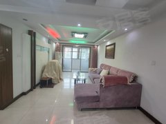 地铁口大学新村二区精装三室，设施齐全，看房方便。