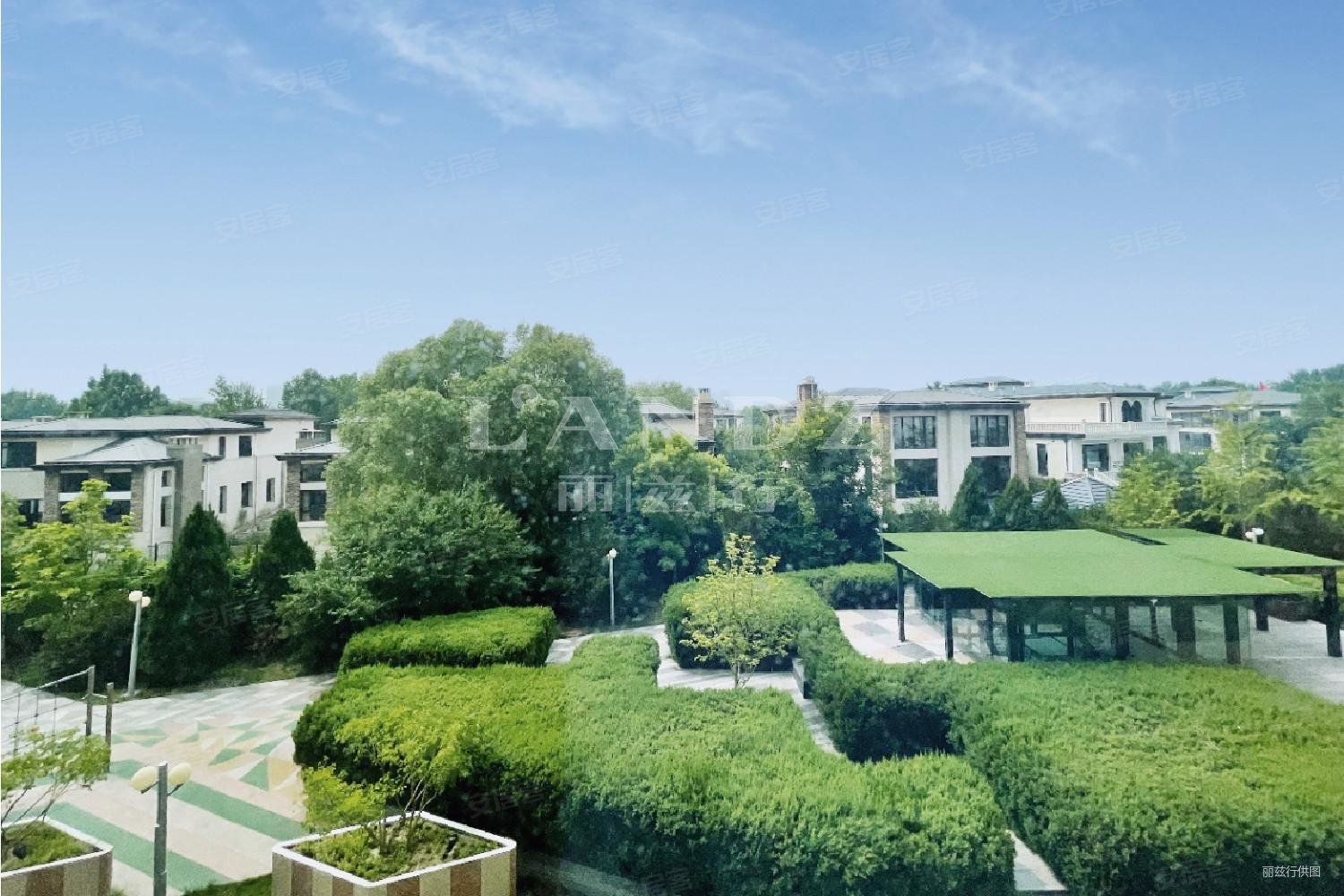 东山公寓2室2厅4卫250㎡南北3700万